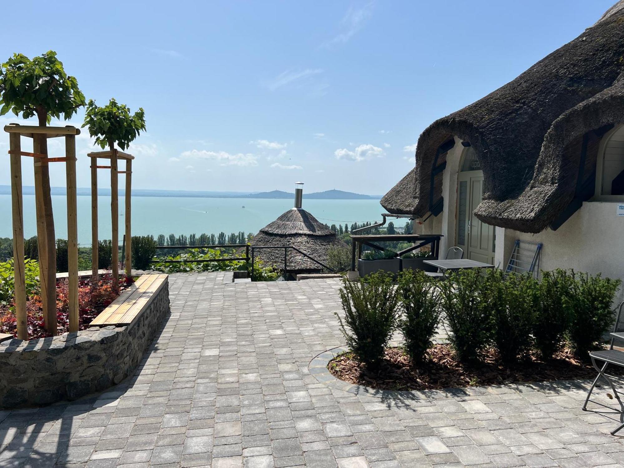 Panorama Apartmanhaz Badacsonytomaj Ngoại thất bức ảnh